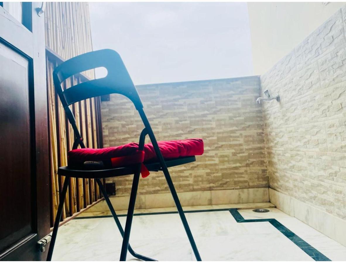 Bluo Studio4 Golf Course Road - Gym, Balcony, Lift Gurgaon Exterior foto