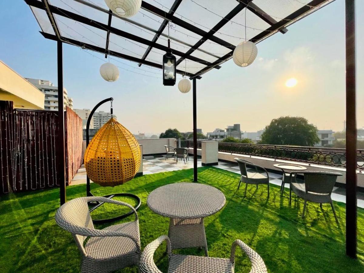 Bluo Studio4 Golf Course Road - Gym, Balcony, Lift Gurgaon Exterior foto