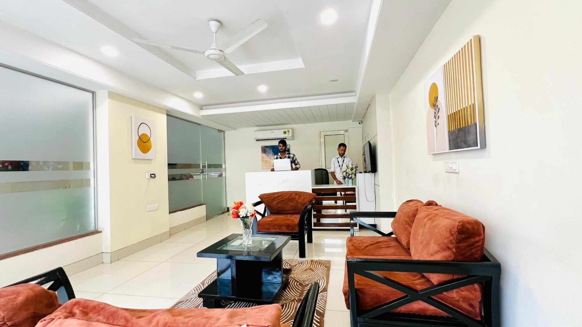 Bluo Studio4 Golf Course Road - Gym, Balcony, Lift Gurgaon Exterior foto