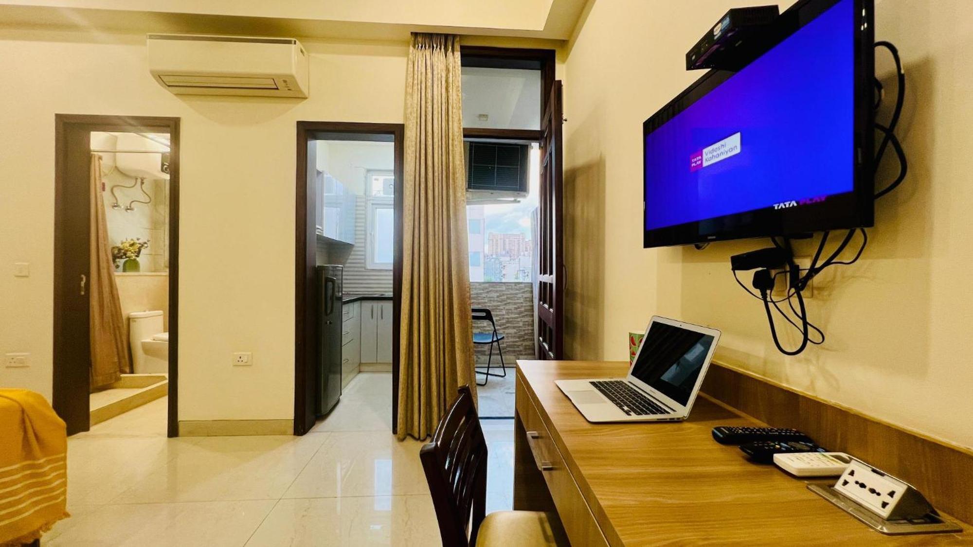 Bluo Studio4 Golf Course Road - Gym, Balcony, Lift Gurgaon Exterior foto