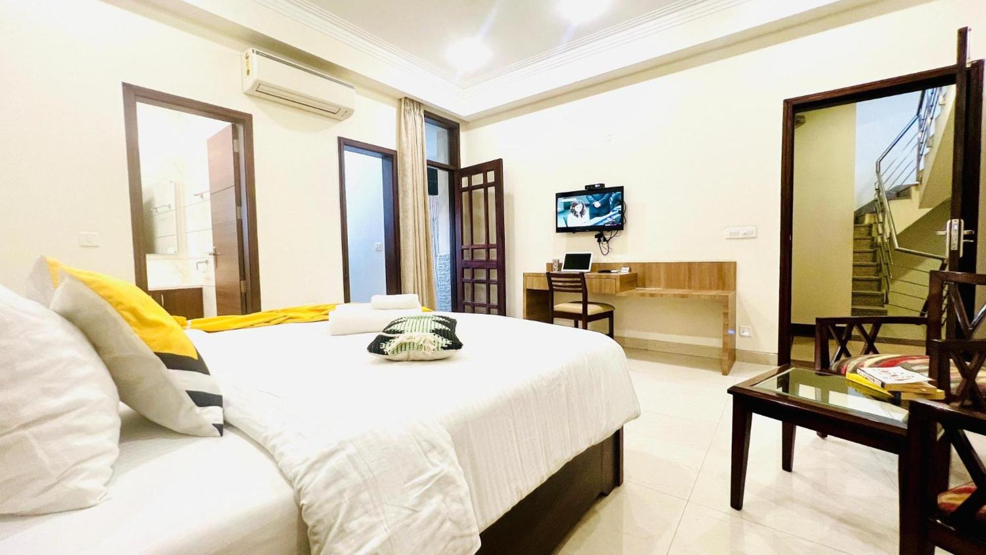 Bluo Studio4 Golf Course Road - Gym, Balcony, Lift Gurgaon Exterior foto